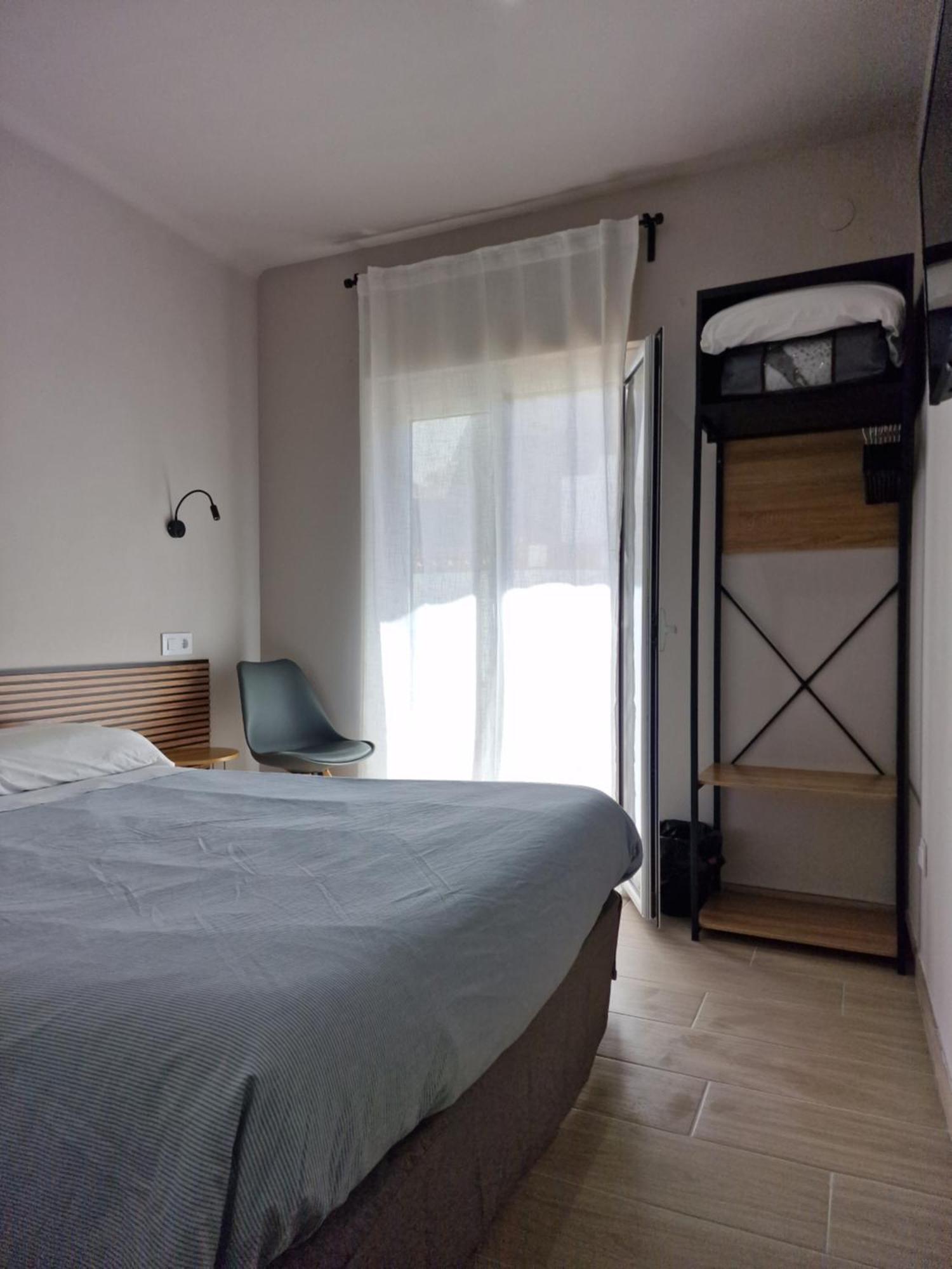 Pensio Torrent Hotell L' Escala Eksteriør bilde