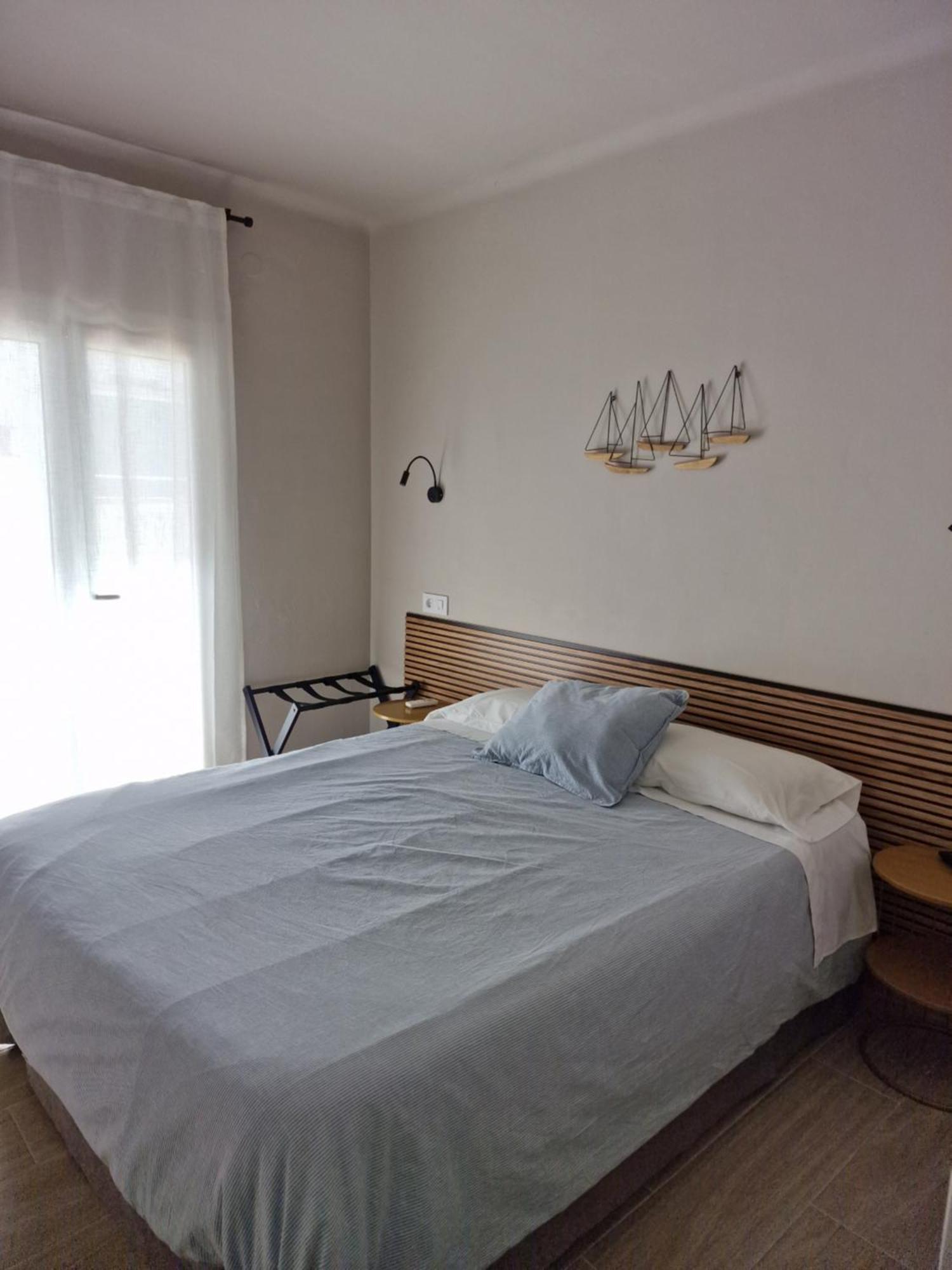 Pensio Torrent Hotell L' Escala Eksteriør bilde